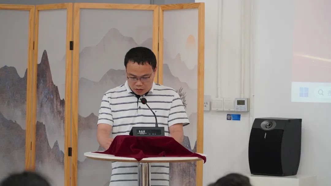 区科协副主席徐智敏出席会议